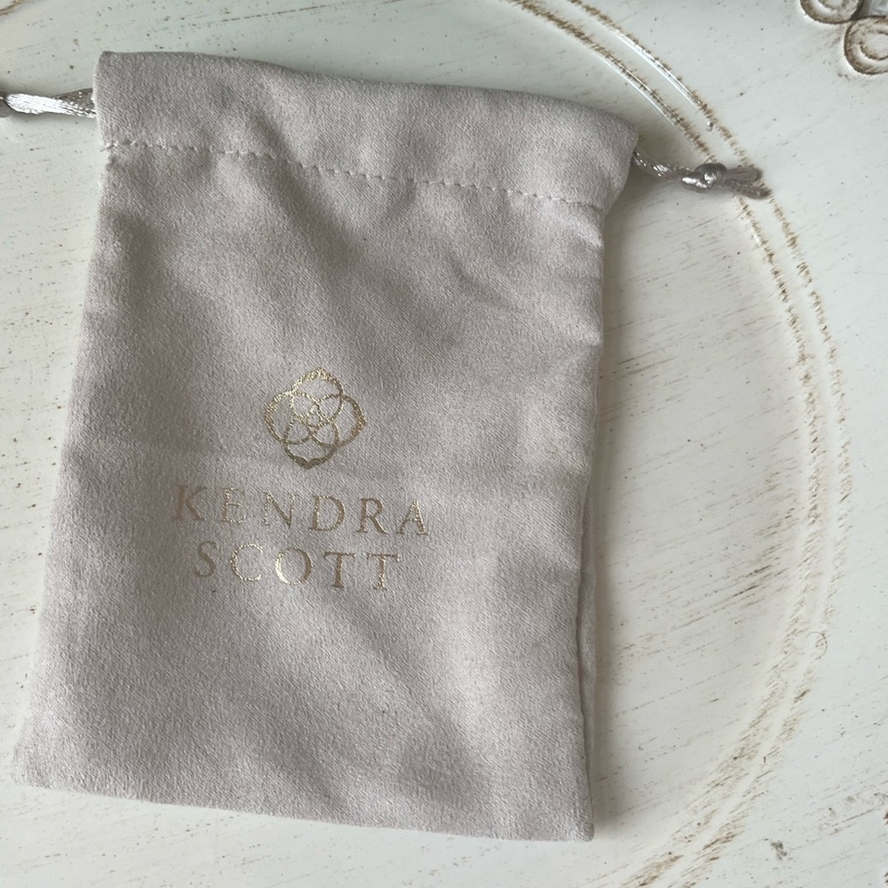 Kendra Scott Light Gray Jewelry Pouch with free unbranded earrings